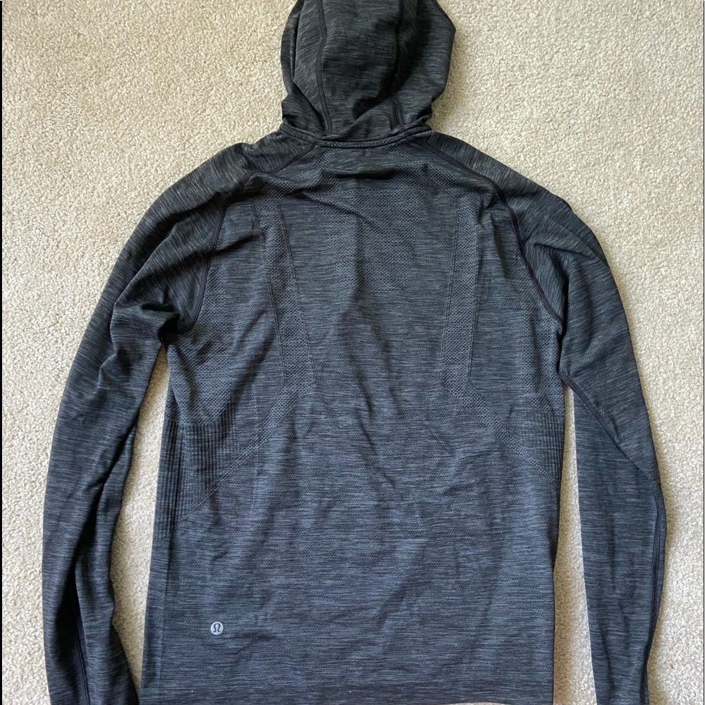 Lululemon Men’s Quarterzip!